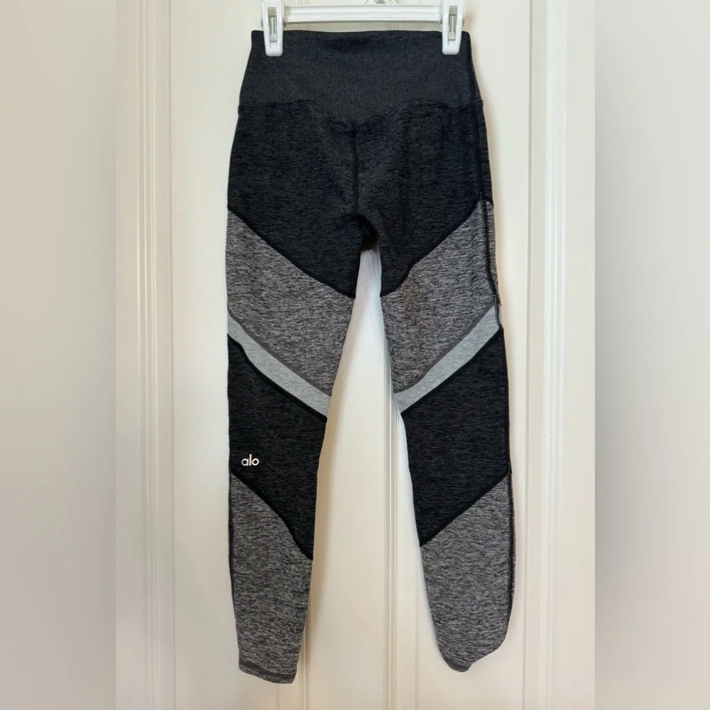 Alo Yoga Alosoft High Waist 7/8 Lounge Leggings Grey Stripe Size XS - Picture 4 of 11